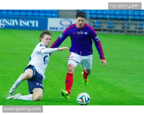 瓦勒伦与维京的精彩对决揭示足球战术与团队协作的魅力